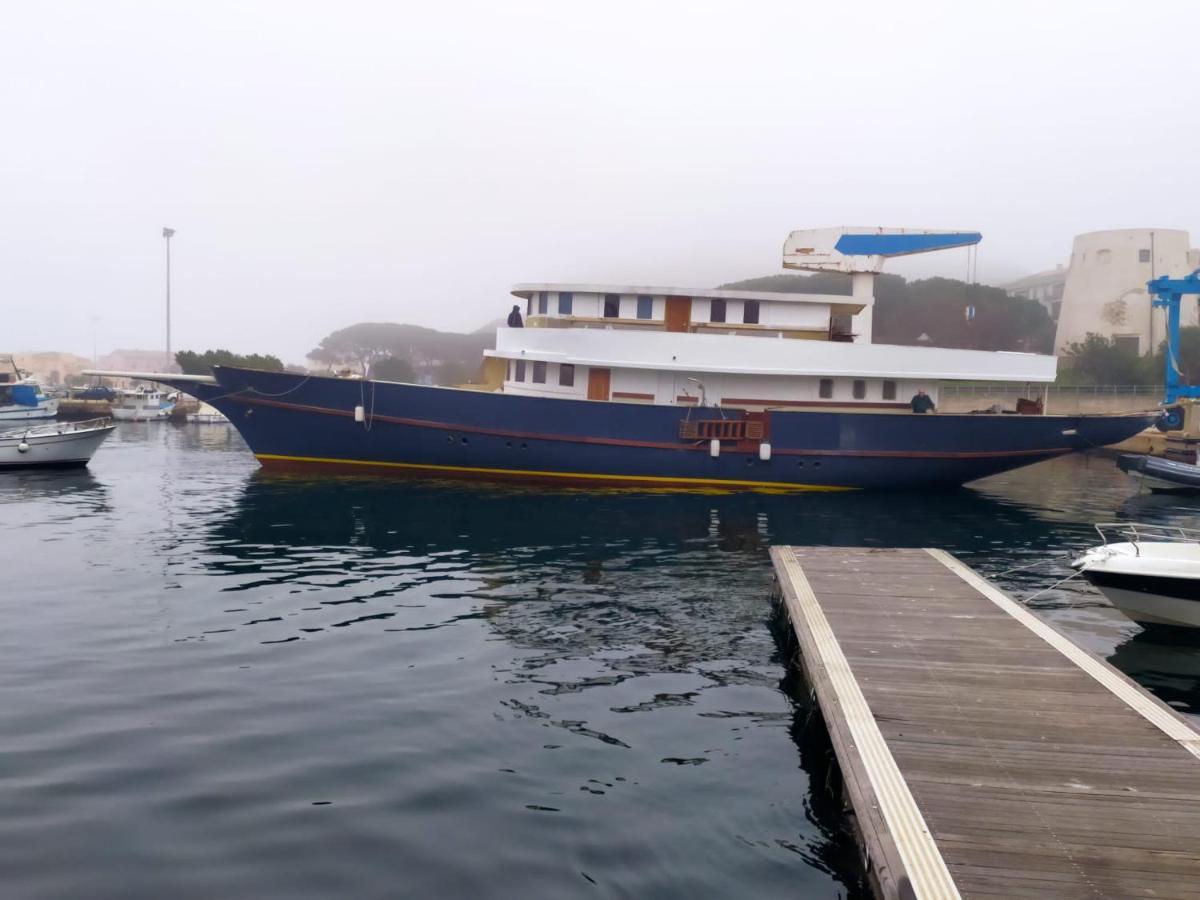 Classic Yacht Yanika Yachting Watersport Ets Villaputzu Exterior foto