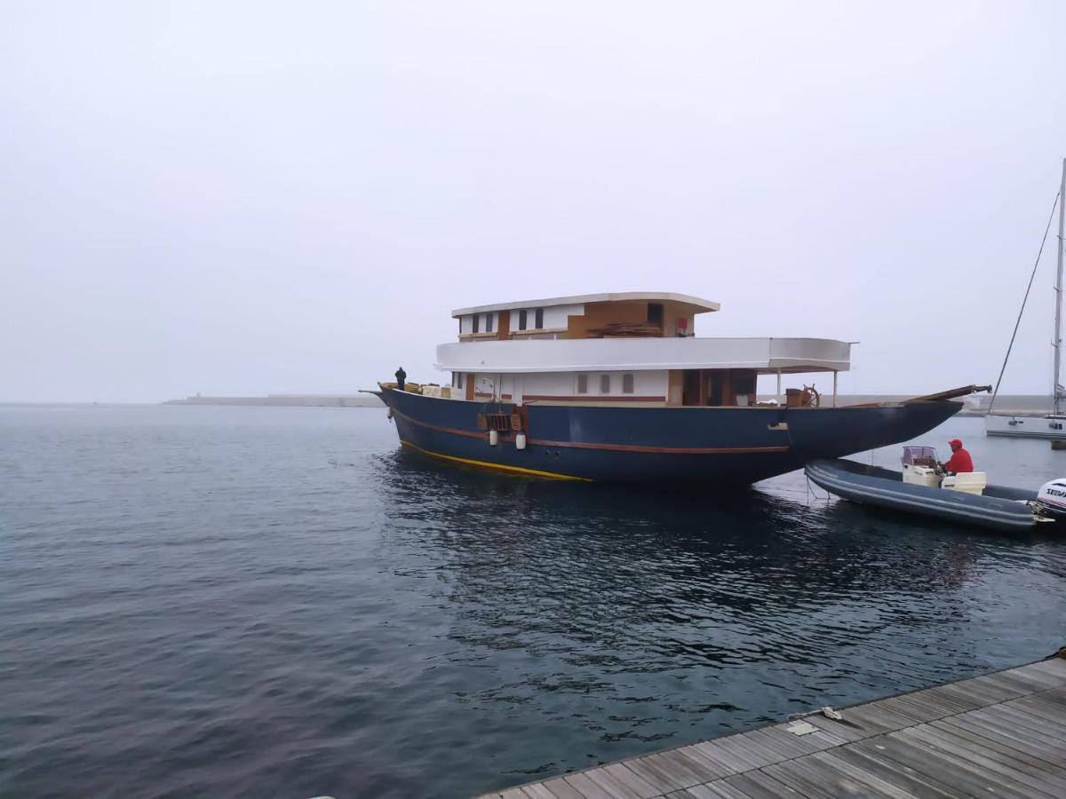 Classic Yacht Yanika Yachting Watersport Ets Villaputzu Exterior foto