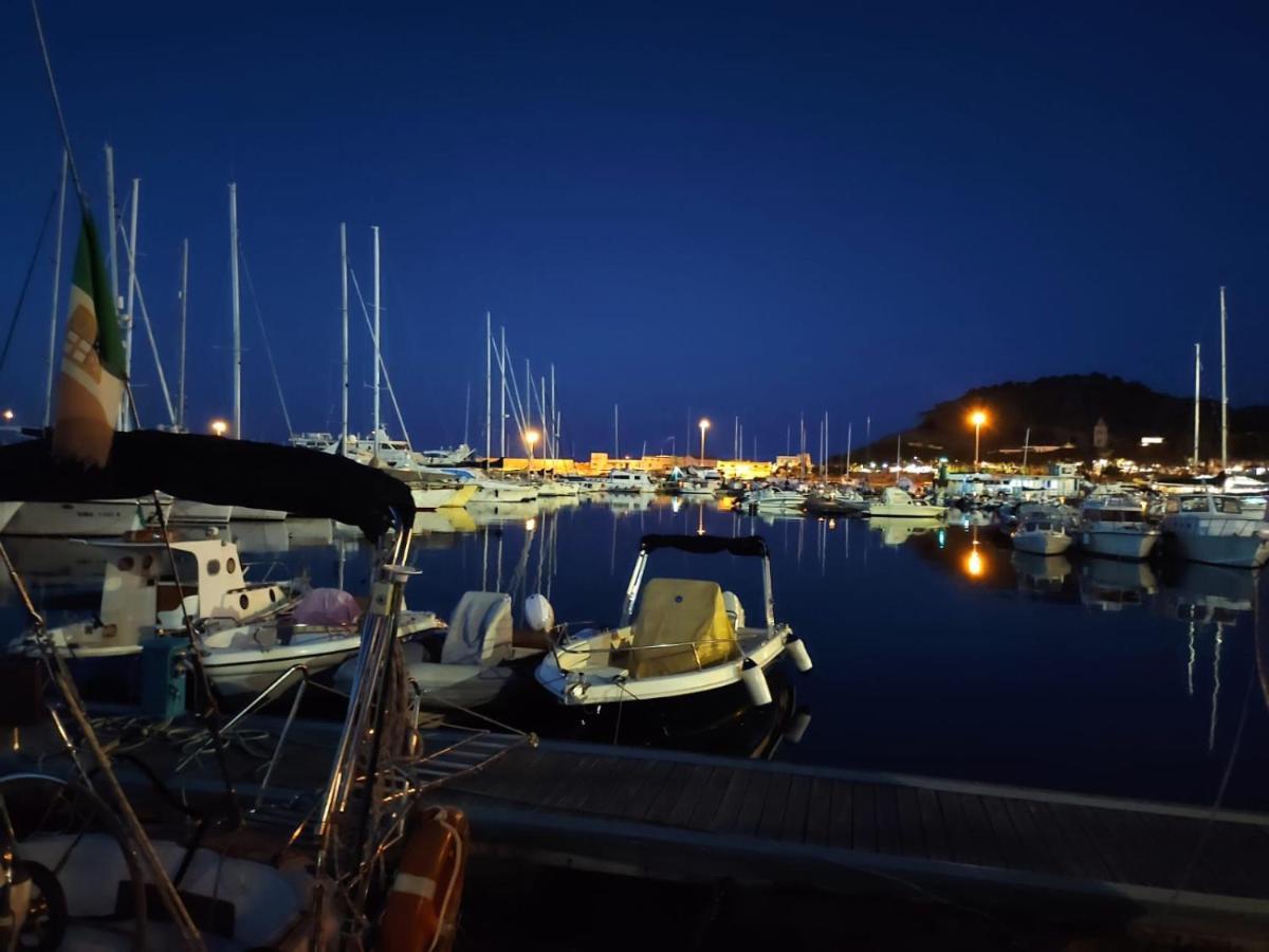 Classic Yacht Yanika Yachting Watersport Ets Villaputzu Exterior foto