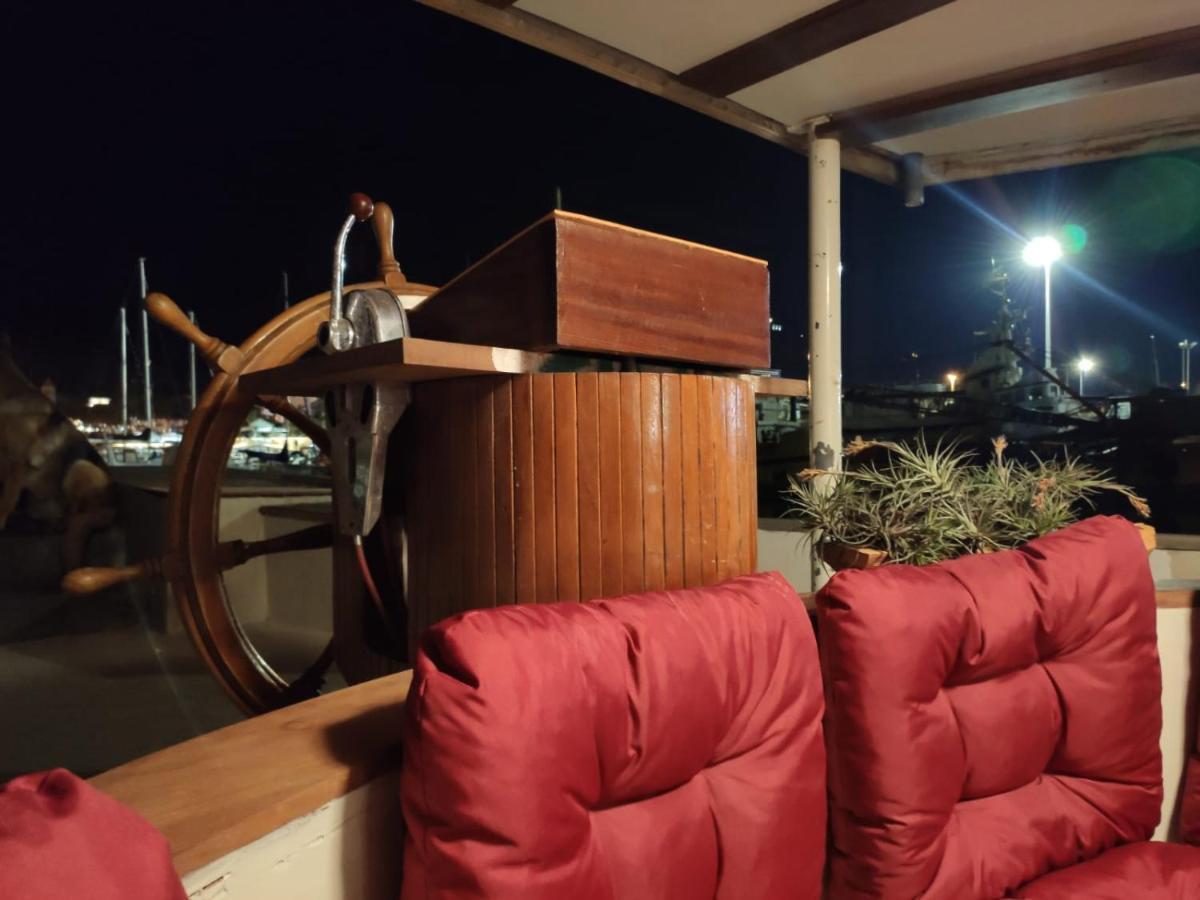 Classic Yacht Yanika Yachting Watersport Ets Villaputzu Exterior foto